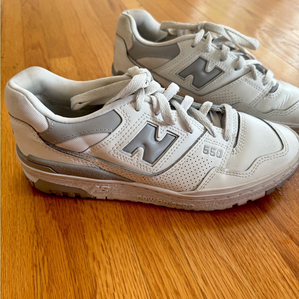 NEW BALANCE 550. SIZE 8